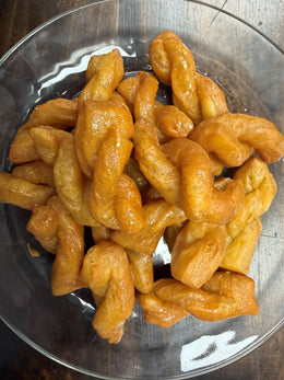Howdy Bakes Koeksisters | Sweet Syrup Fried Dessert – Howdysnax